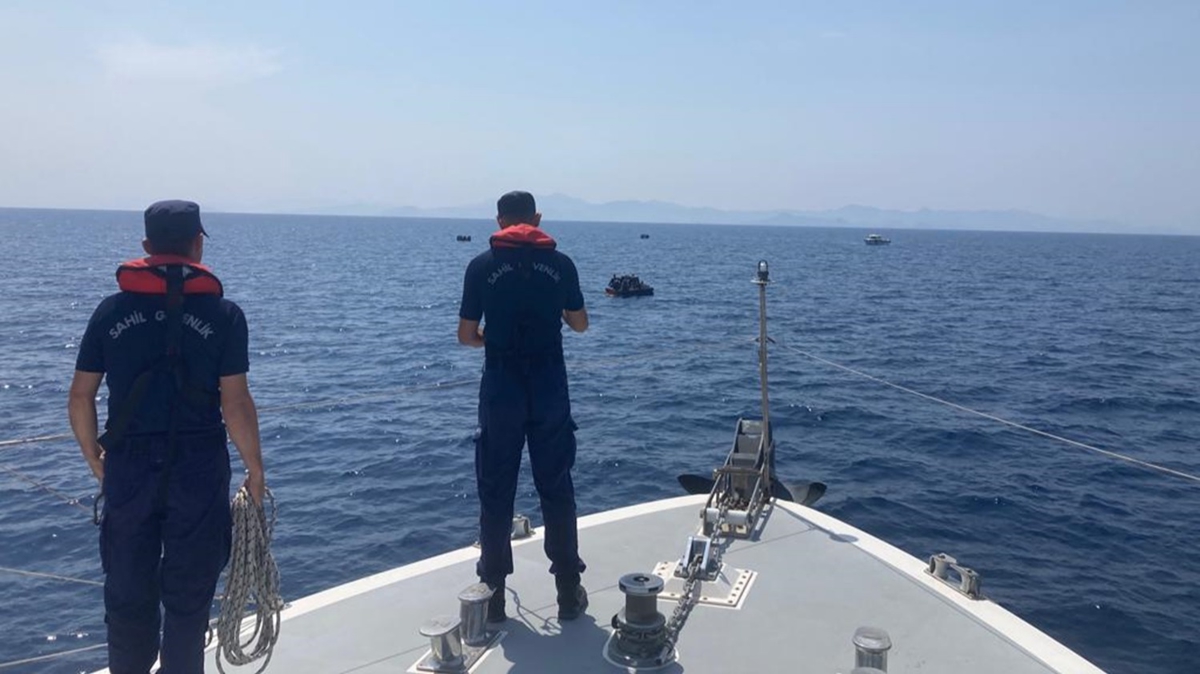 Trk kara sularna itilen gmenler kurtarld