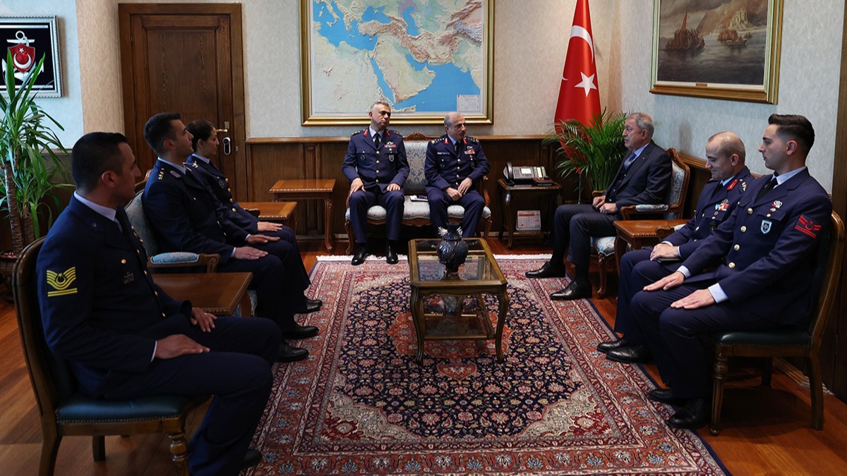 Bakan Akar, Hava Kuvvetleri Komutan Orgeneral Glan' kabul etti