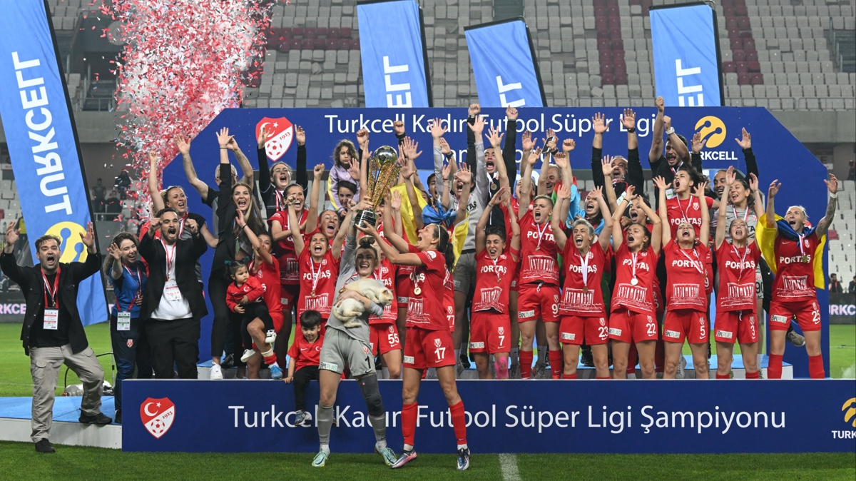 Kadnlar Sper Ligi'nde ampiyon belli oldu! Kupann sahibi Ankara Bykehir Belediyesi FOMGET 