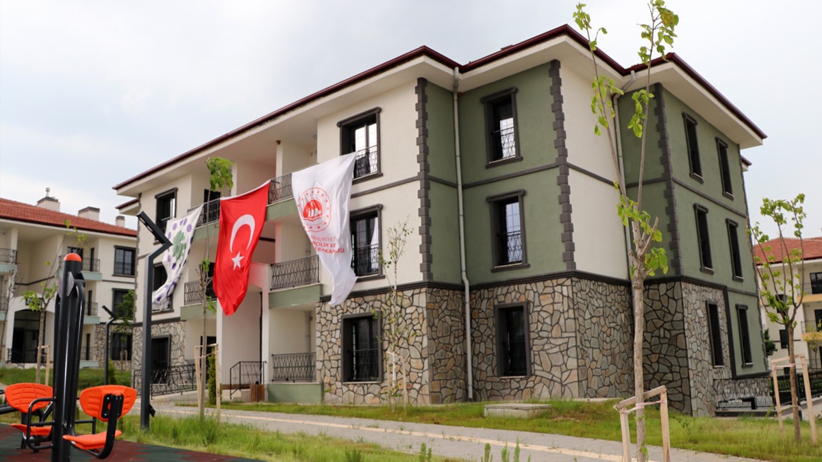 Sosyal Konutlar hak sahiplerine teslim edilmeye balad
