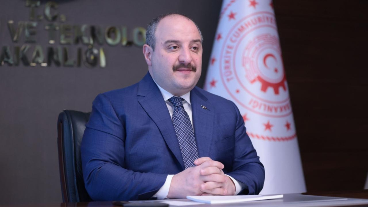 Bakan Varank'tan yeni kabine aklamas