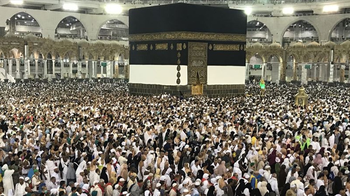 Türkiye'den yola çıkan hacı adayları kutsal topraklara ayak bastı