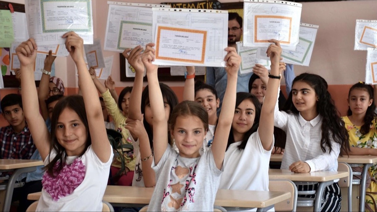 2. dnem karneler ne zaman alnacak? Karne gn ne zaman 2023?