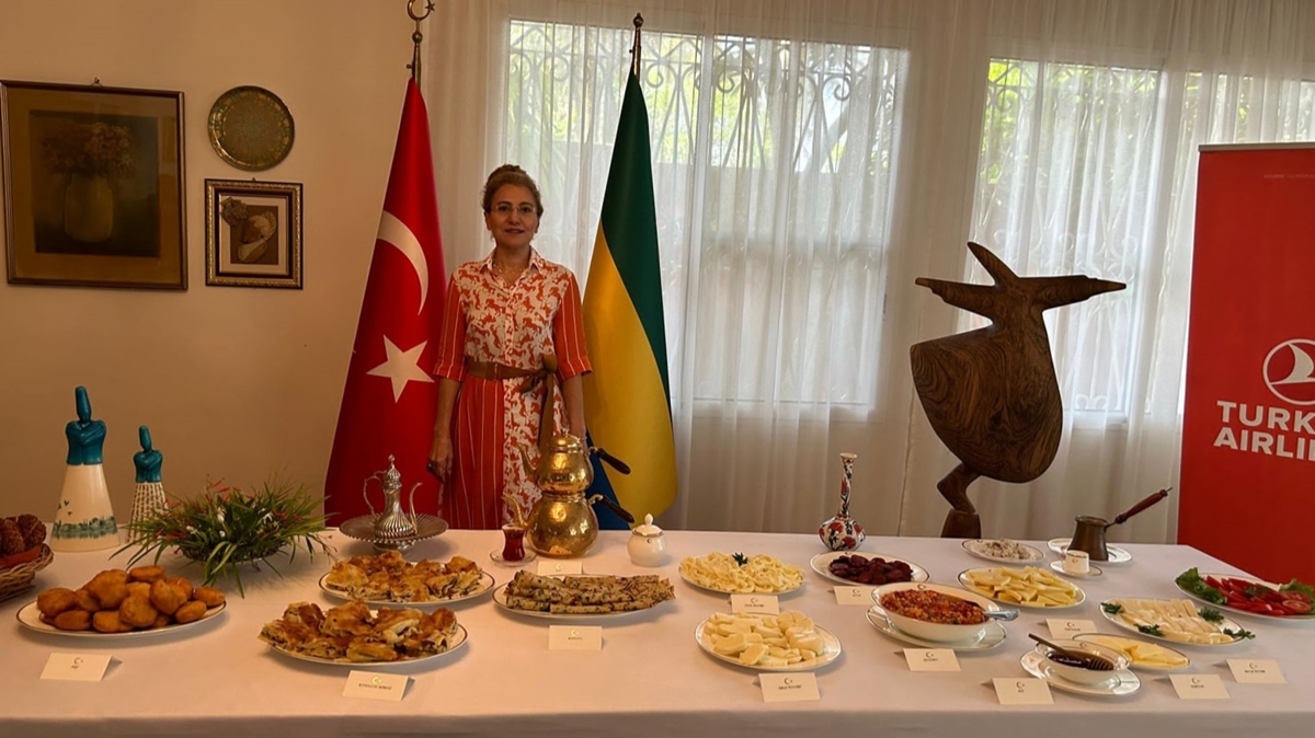 Gabon'da ''D�nya Kahvalt� G�n�''nde T�rk kahvalt�s� tan�t�ld� 