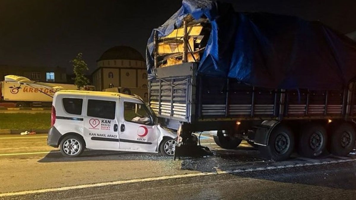 Kan nakil arac� kaza yapt�