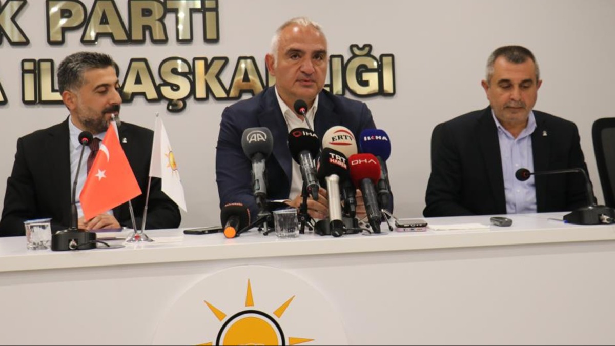 Bakan Ersoy: Depremin izlerini tamamen sileceiz