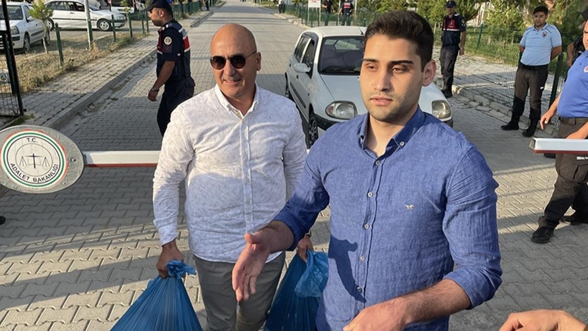 Kadir eker'e izinli tahliye