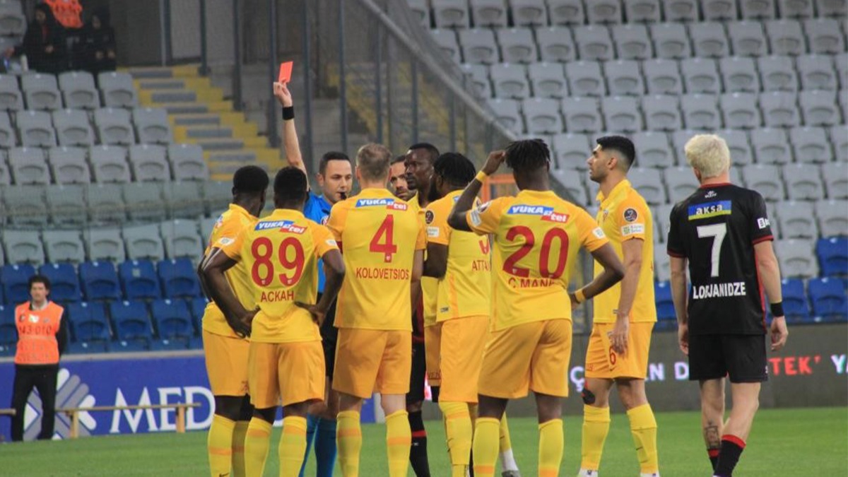 Kayserispor bu sezon 4 krmz kart grd