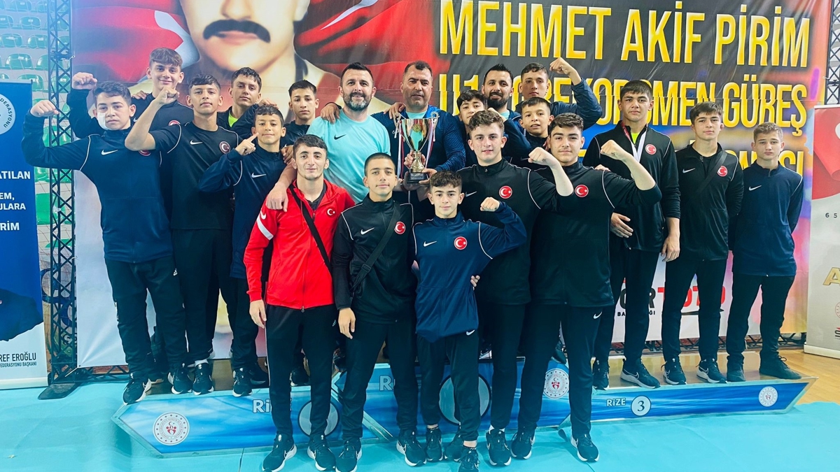 Manisal sporcular Rize'de 7 madalya kazand