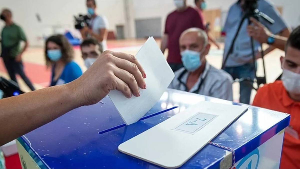 Karada'da erken genel seimlerde oy kullanma ilemi balad