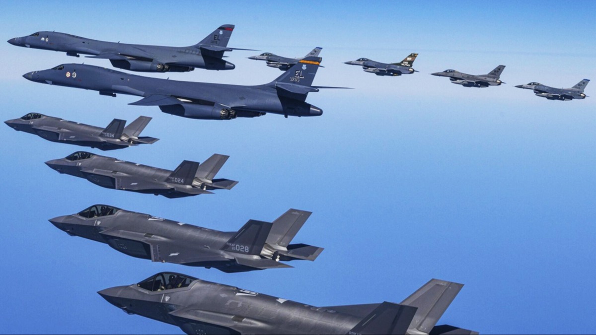 NATO tarihinin en by... Trkiye damga vurdu: Uaklar pe pee havaland
