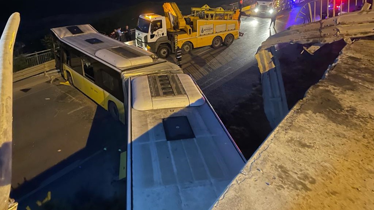 Baakehir'de ETT otobs kazas! Bariyerleri ap alt yola dt