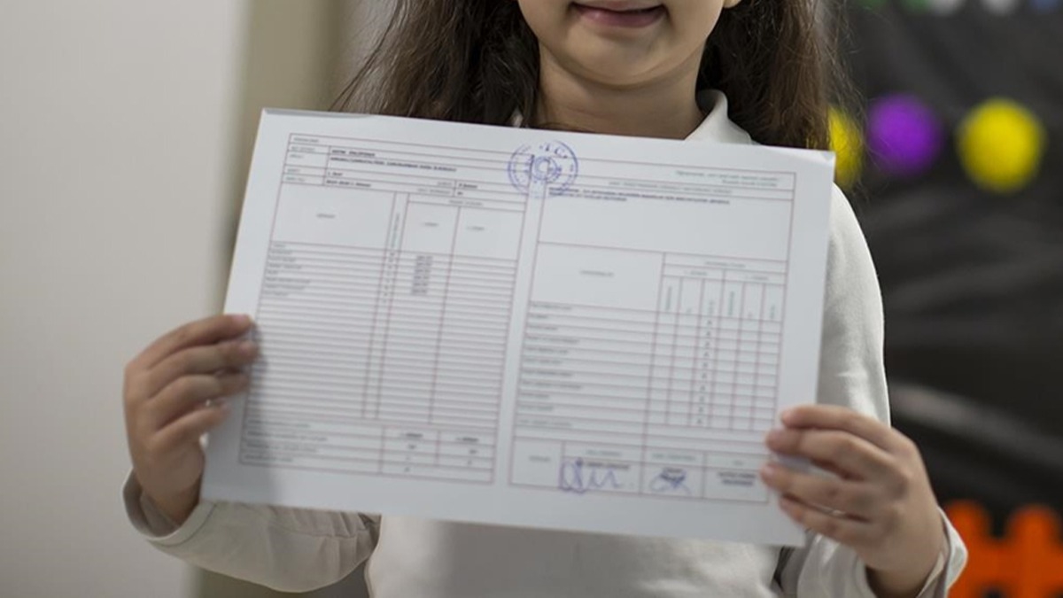 Yaz tatili balyor: 19 milyon renci bugn karne alacak