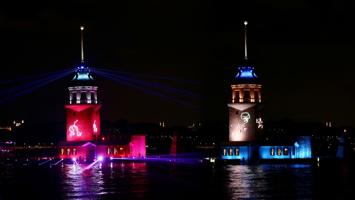 Galata Kulesi ile Kz Kulesi'nde her akam k ve lazer gsterisi dzenleniyor