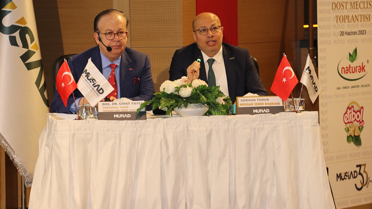 Cihat Yayc ''Trkiye Yzyl'nda Mavi Vatan'' syleisinde konutu