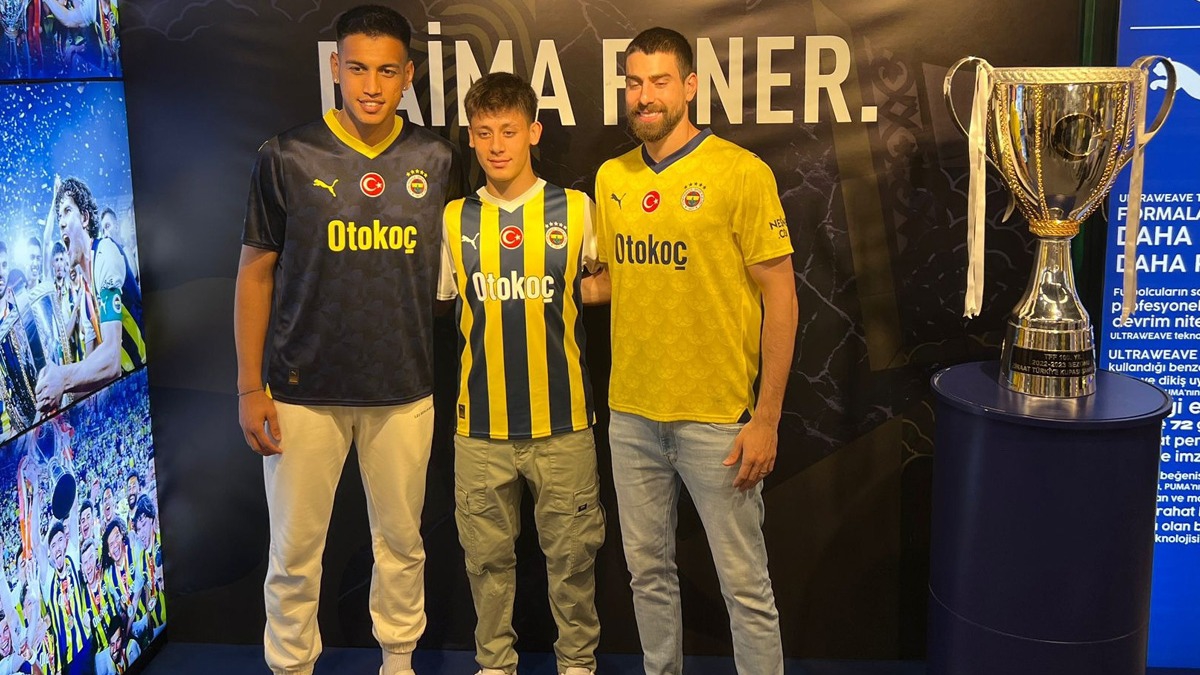 Fenerbahe yeni sezon formalarn tantt