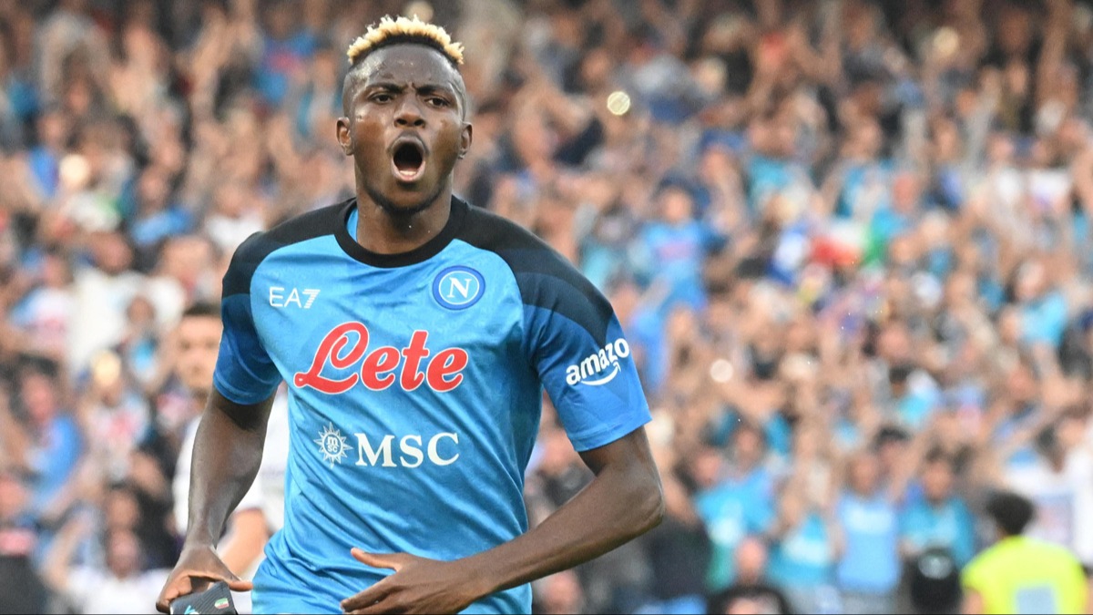 Victor Osimhen iin tam 180 milyon euro bekleniyor