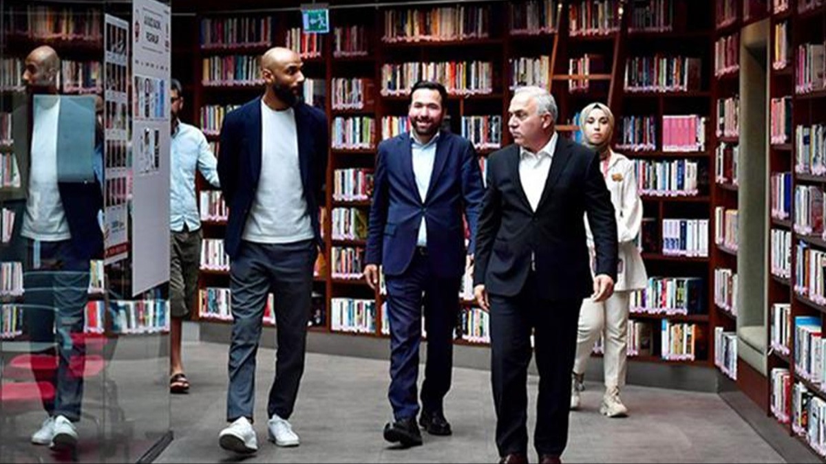 Frederic Kanoute'den Fatih Belediyesi'ne ziyaret