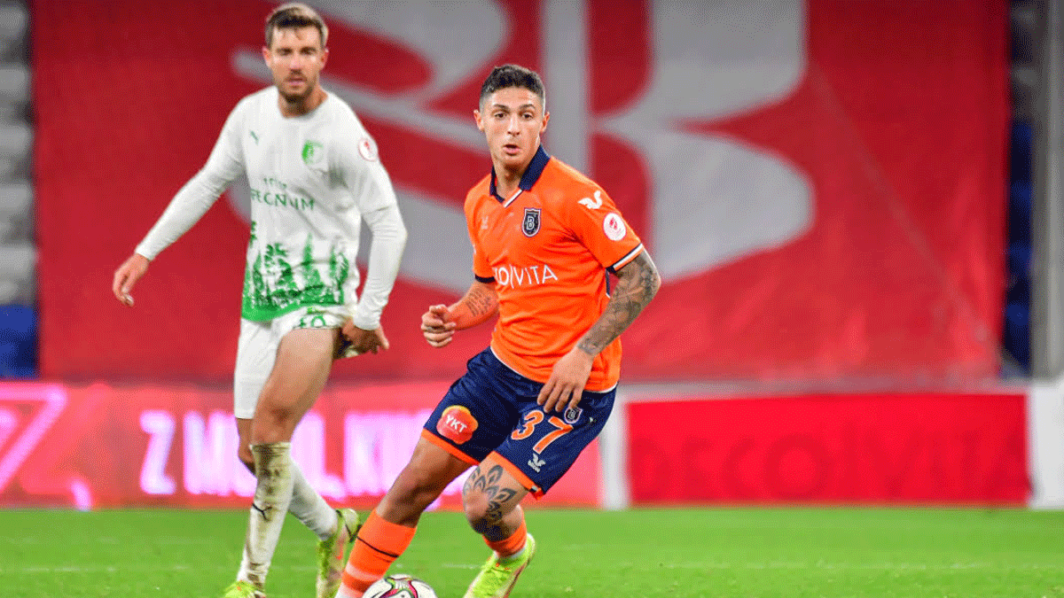 Baakehir, Emre Kaplan ve Mert elik'i Bandrmaspor'a kiralad