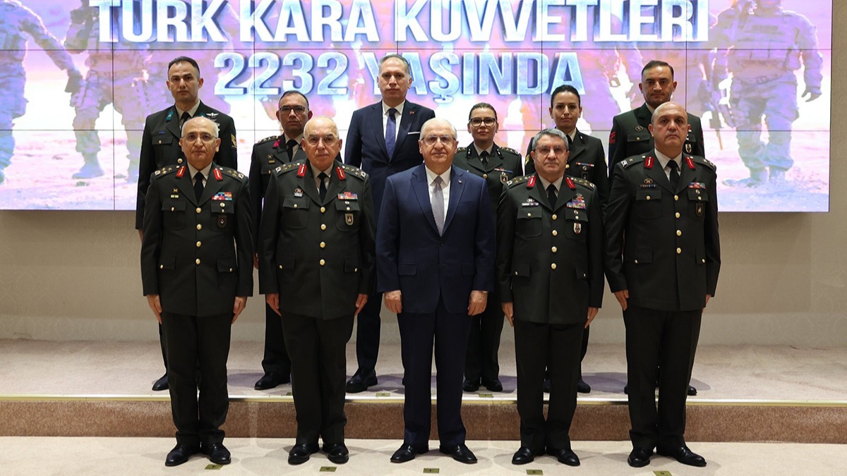Kara Kuvvetleri Komutan Avsever'den Bakan Gler'e ziyaret
