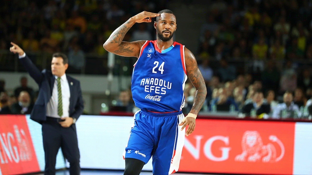 Anadolu Efes'te yaprak dkm! Amath M'Baye ile yollar ayrld
