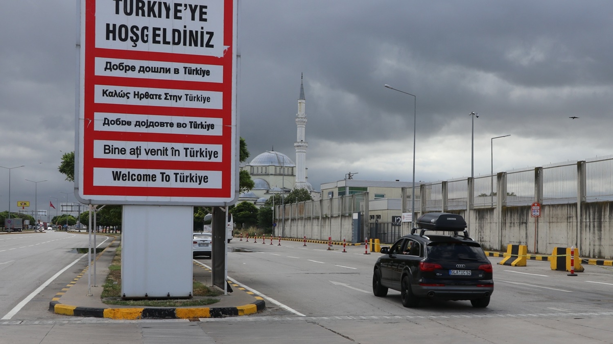 Gurbetilerin Trkiye'ye gelileri sryor