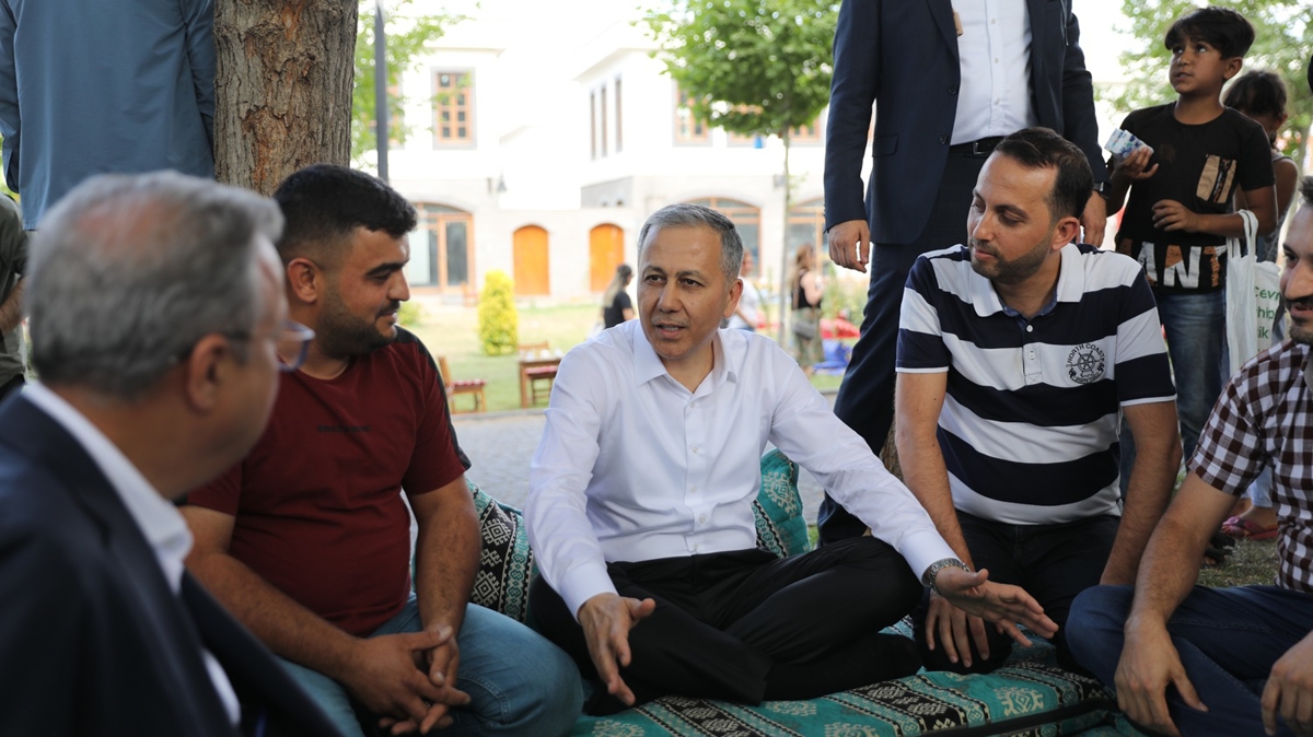 ileri Bakan Yerlikaya, Diyarbakr'da ziyaretlerde bulundu 