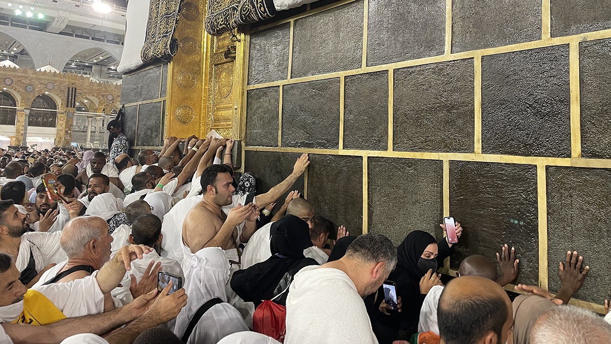 Mekke'de 1,8 milyon hac bayram namazn kld