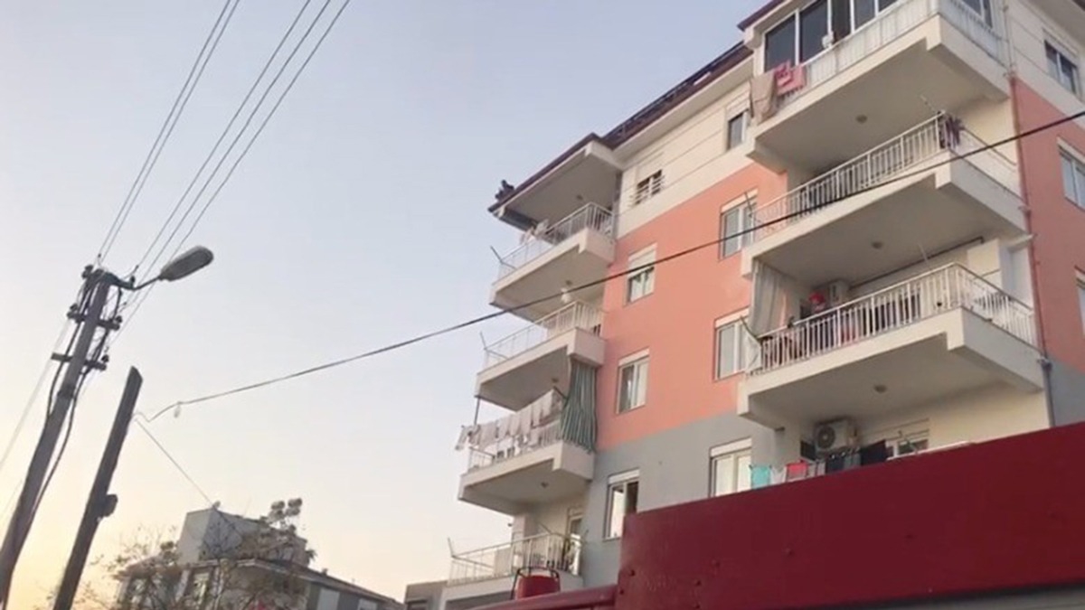 Cani koca dehet sat! 2 ocuk annesi eini 24 yerinden baklad