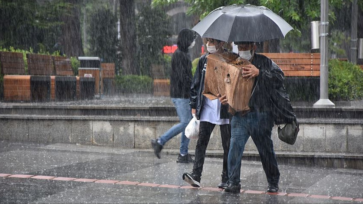 stanbul Valilii ''tedbirli olun'' diyerek  uyard: Kuvvetli saanak geliyor
