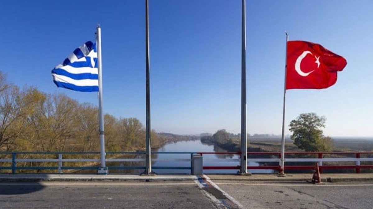 2 FET phelisi Yunanistan snrnda yakaland