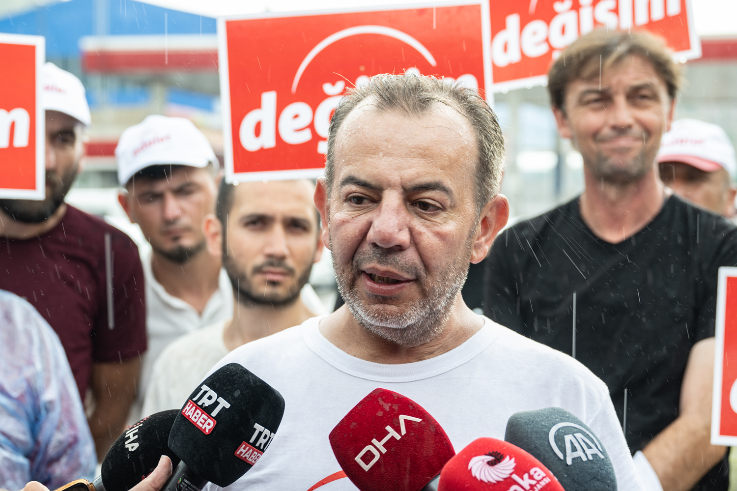 Tanju �zcan'dan K�l��daro�lu iddias�: �nsanda bir utanma, bir s�k�lma olur