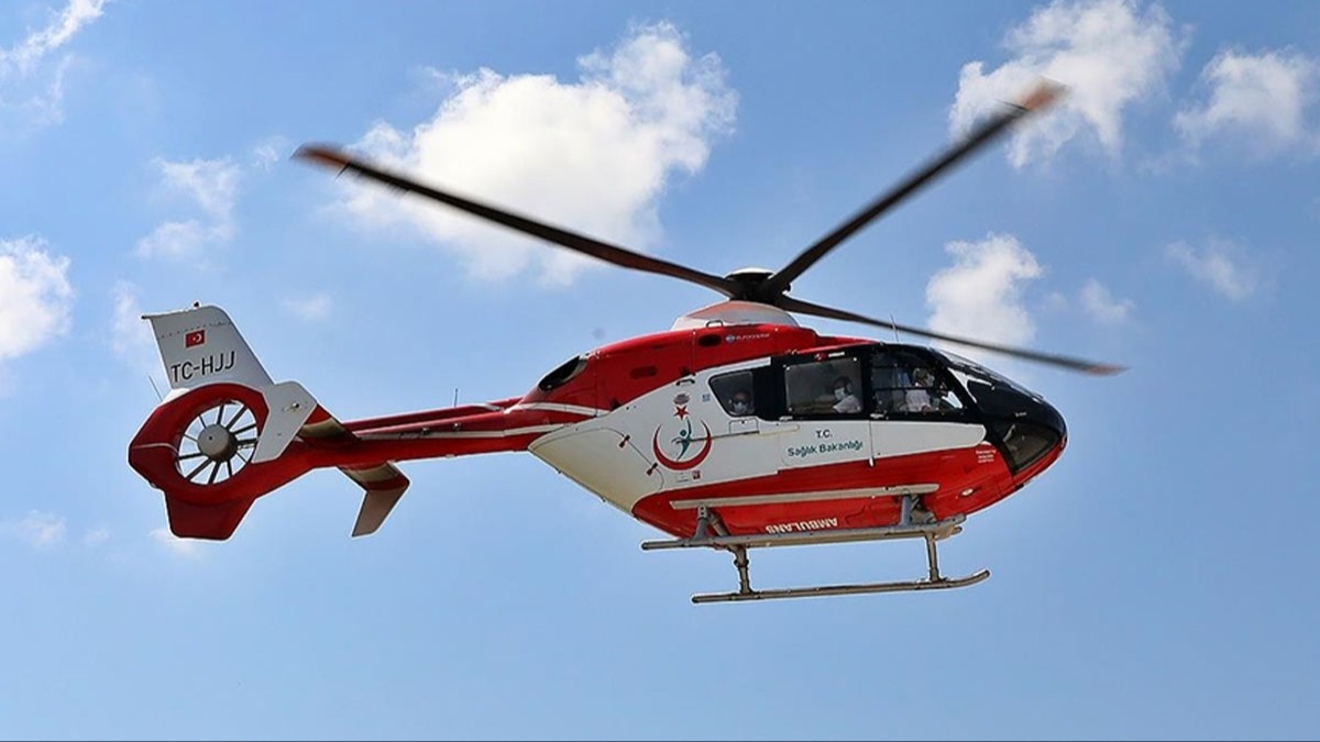 Bebeğin boğazına kalem kapağı kaçtı! Ambulans helikopter devreye girdi
