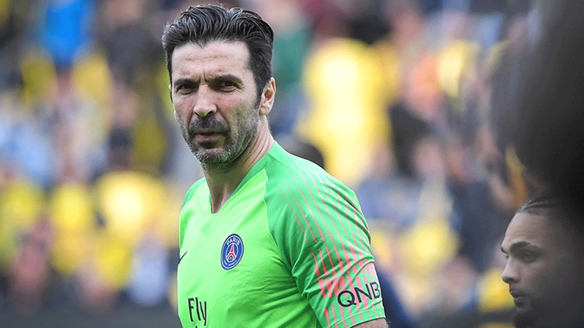 Gianluigi Buffon futbola veda etti