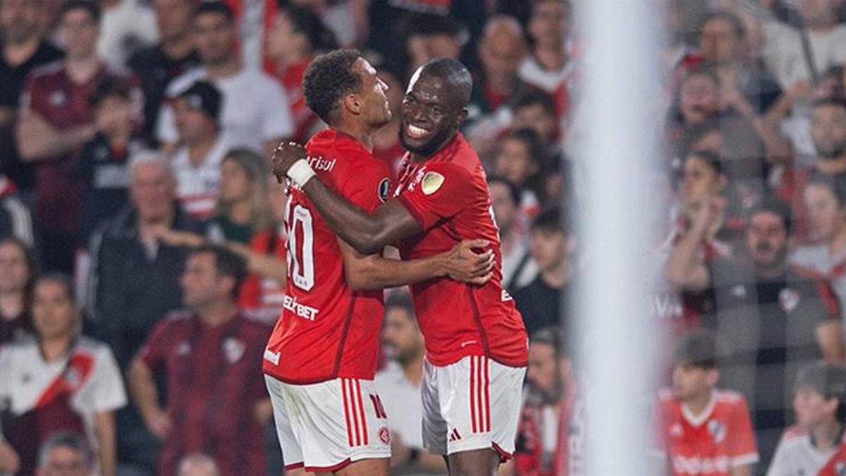 Enner Valencia siftahn yapt! Internacional formasyla ilk goln att