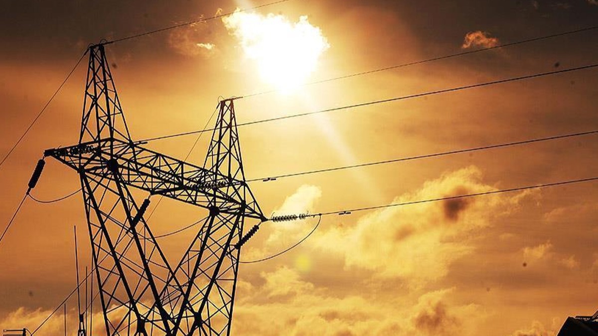 Kerkk'te elektrik kesintileri 12 saati buluyor 