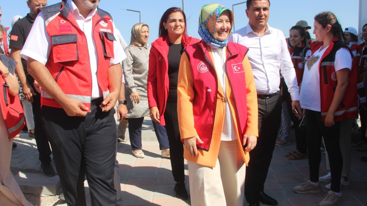 Bakan Yardmcs Yenign, Hatay'da 