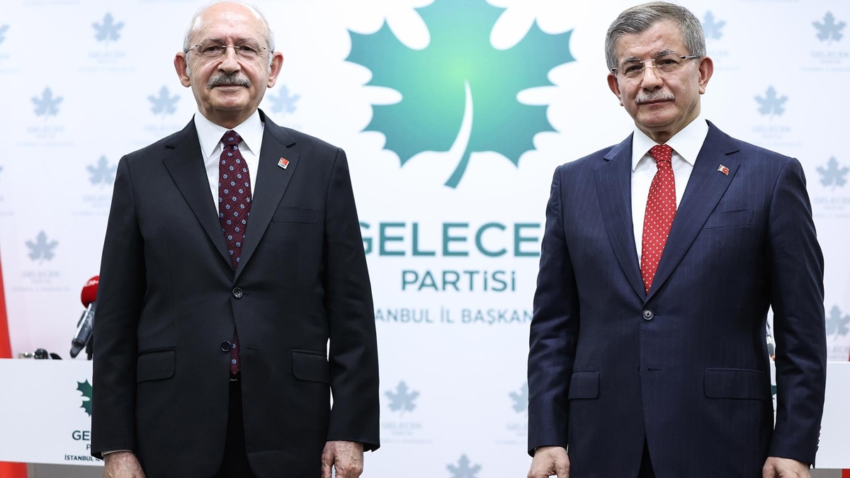 İyice birbirlerine girdiler! CHP ve Gelecek Partisi arasında 'pasif agresif' kavgası