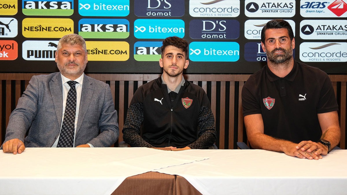 Hatayspor, mer Faruk Beyaz iin imza treni dzenledi