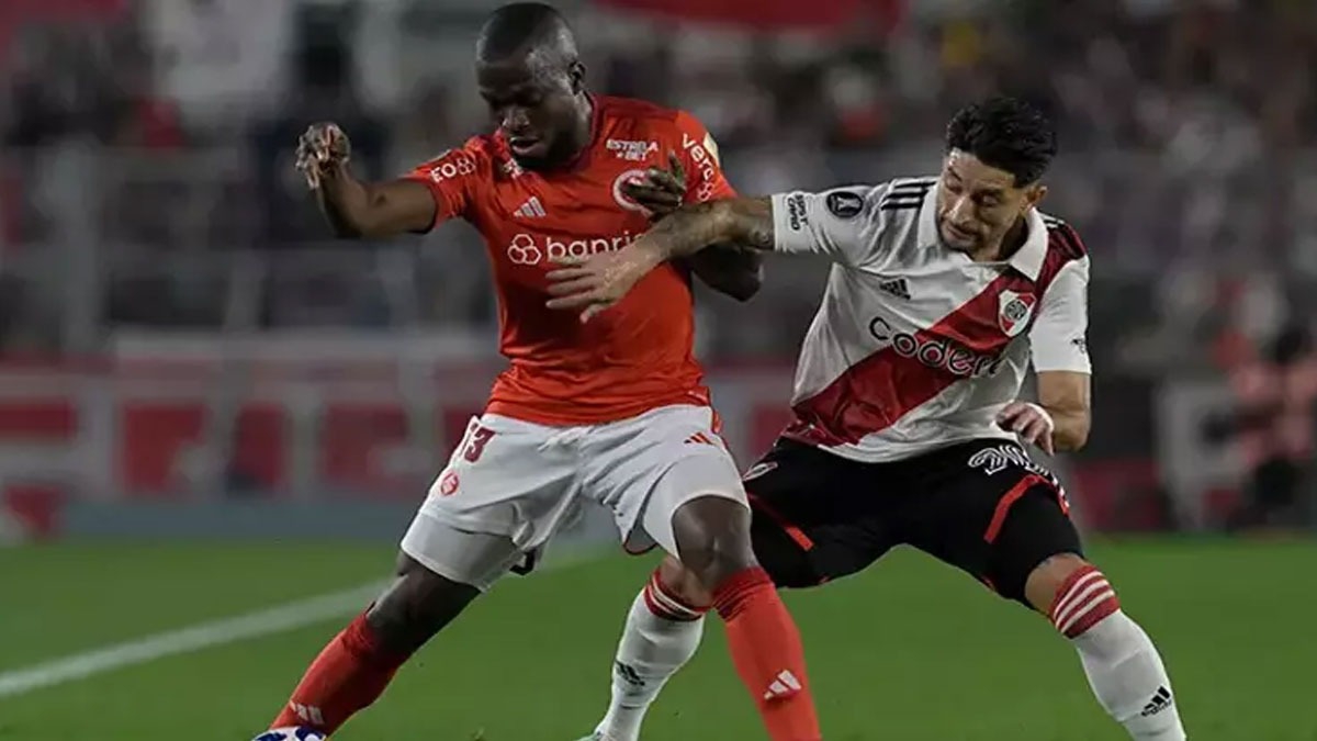 Valencia, Brezilya'da olay kard! nce takm arkadan itti sonra futbol direktr ile tartt