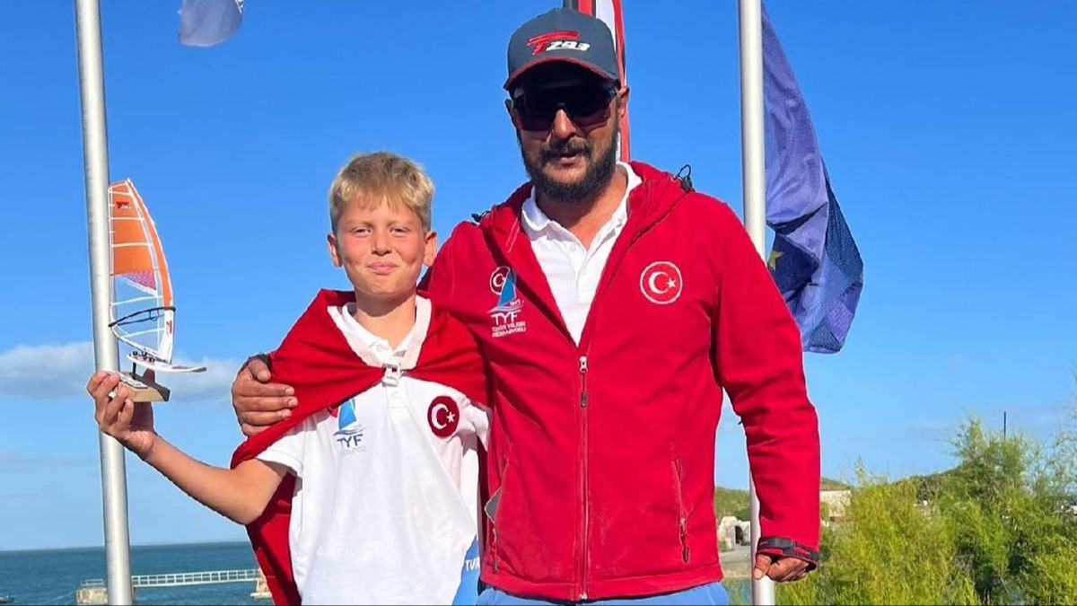 11 yaşındaki milli sörfçü Sarp Şarlı, dünya üçüncüsü oldu