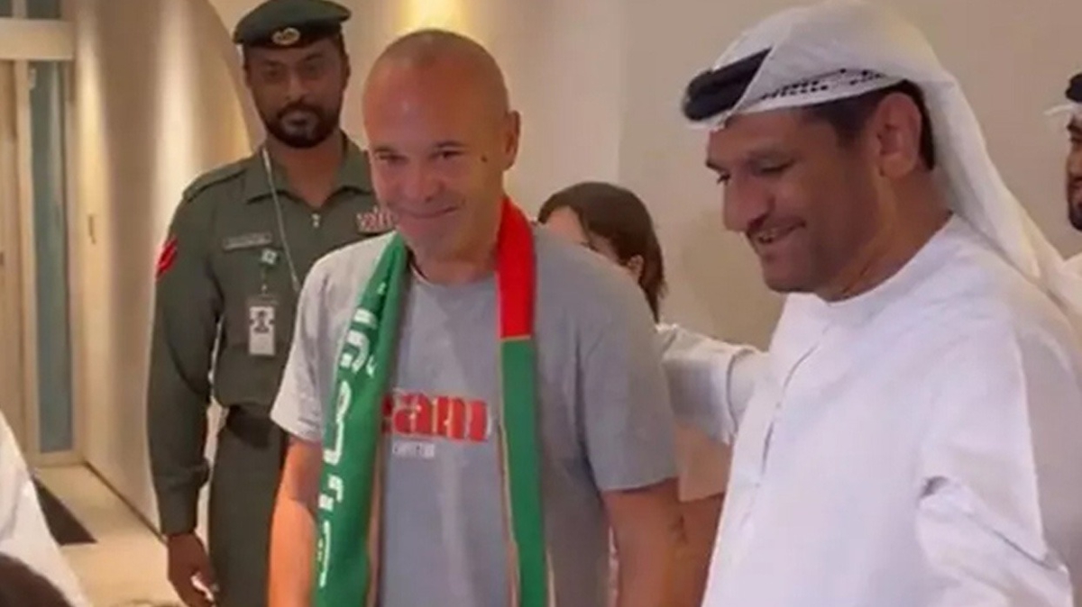 Andres Iniesta, Emirates Futbol Kulb'ne transfer oldu