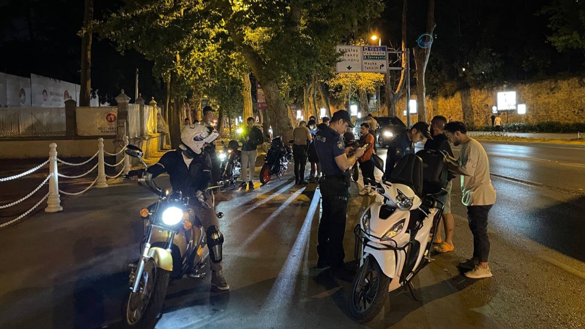 stanbul Emniyeti'nden motosikletlere ynelik uygulama 