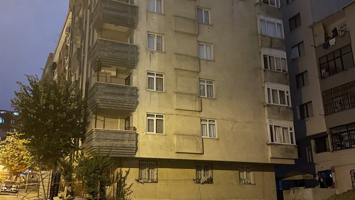 Bahelievler'de inaat alanna bitiik apartman tedbir amal tahliye edildi
