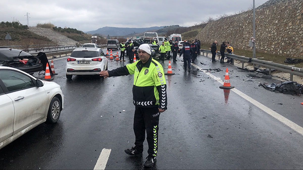 Maltepe'de 16 ara vin yznden zincirleme kazaya kart