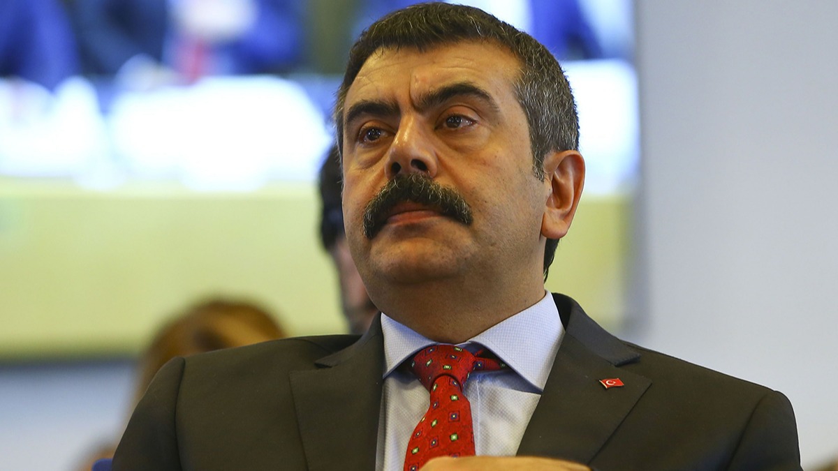 Bakan Tekin'den retmenlerin yer deitirme taleplerine ilikin aklama 