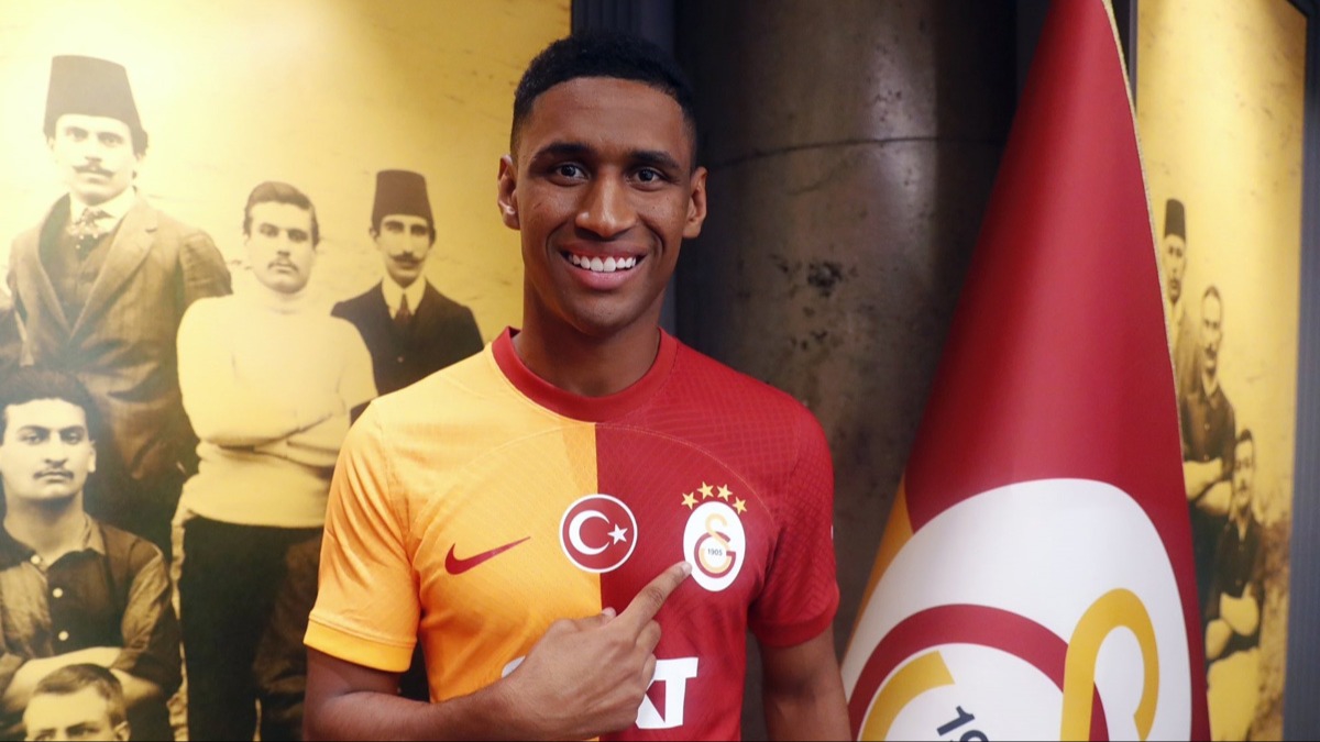 Galatasaray tarihinin 23. Brezilyals, Tete oldu
