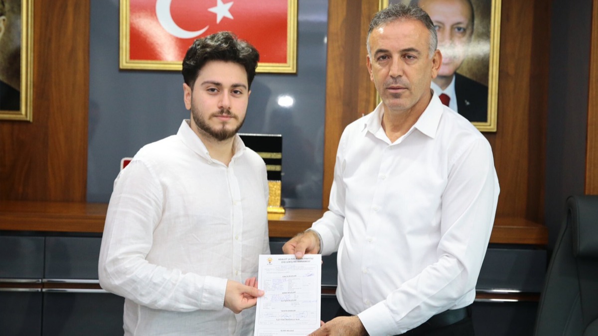 stifa edip AK Parti'ye katld: Parti slam dmanlna doru evrildi 