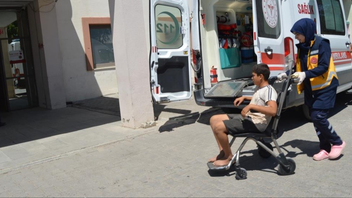 Adyaman'da traktr devrildi: 8 kii yaraland