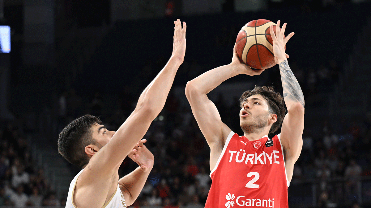 12 Dev Adam, gruptan kmay garantiledi! Basketbol Milli Takm, rakibini rahat geti